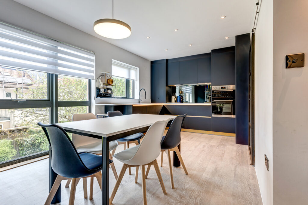 Schmidt UK Bristol customer project modern kitchen island blue gold​