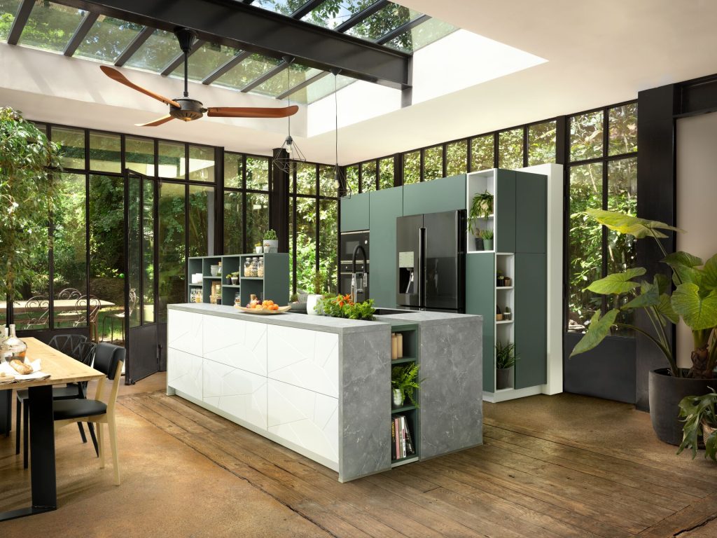 Indoor garden integrated with your kitchen